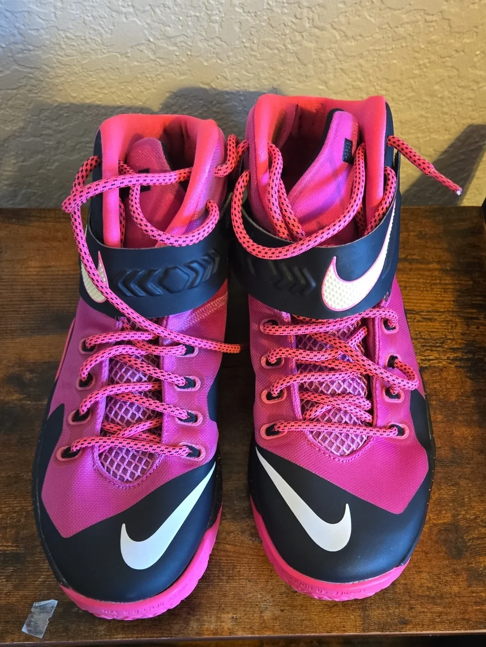 Nike Lebron Zoom Soldier 8 Breast Cancer Edition Pink and Black Size 9.5
